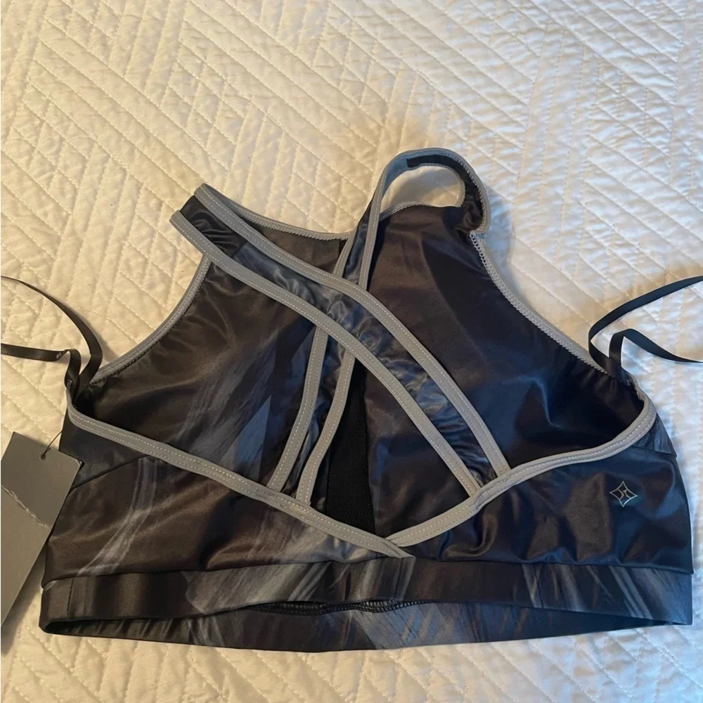 NUX Active Black CANYON HEIGHTS Fitness Sports BRA Womens Size MEDIUM NEW.